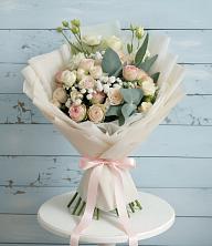 Букет цветов из:  Розы и Лизиантусы в Магадане