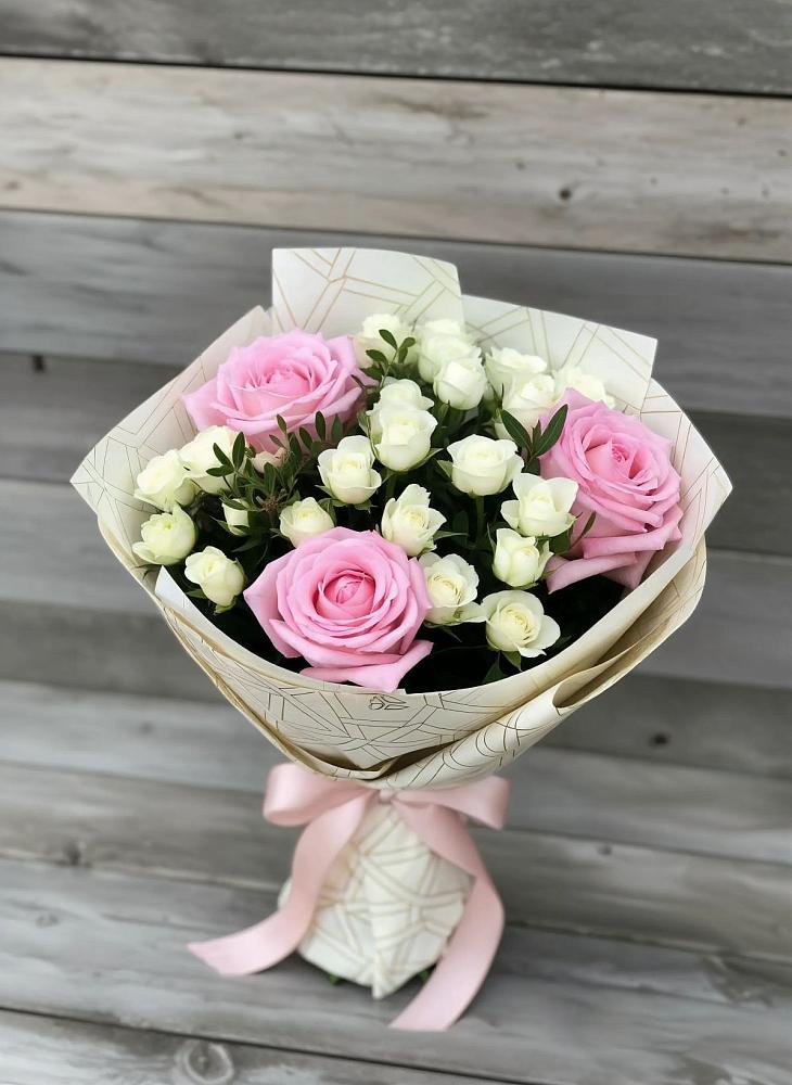 Букет цветов из: Розы в Магадане
