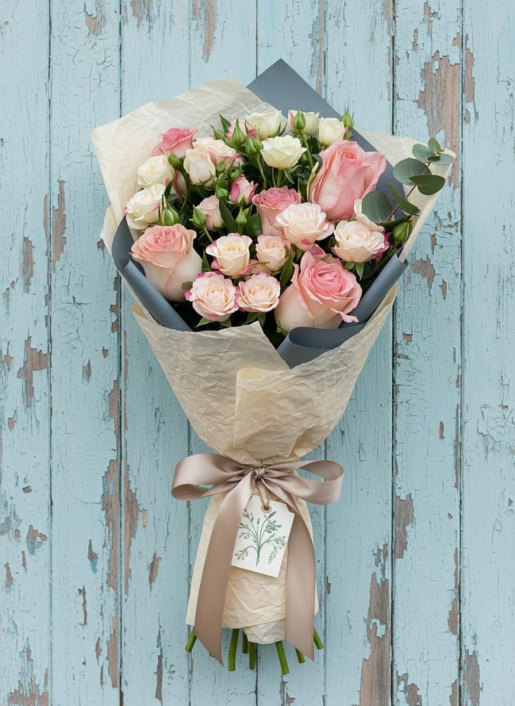 Букет цветов из: Розы в Магадане