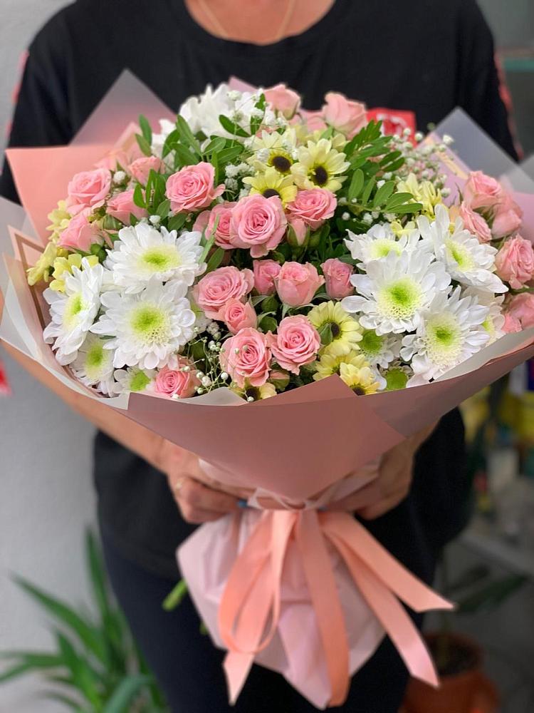 Букет цветов из: Розы и Хризантемы в Магадане