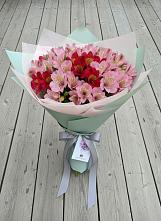 Букет цветов из:  Альстромерии #REPLACE_PRED# Магадане