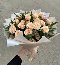 Букет Кремовые розы Латте в Магадане
