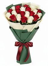 Букет Микс из красных и белых роз #REPLACE_PRED# Магадане