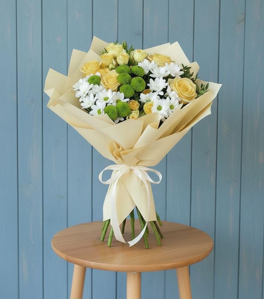 Букет цветов из: Хризантемы и Розы в Магадане