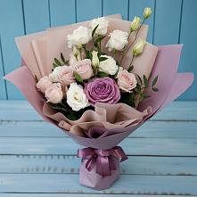 Букет цветов из:  Розы и Лизиантусы в Магадане