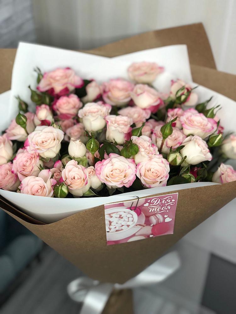 Букет цветов из: Розы в Магадане