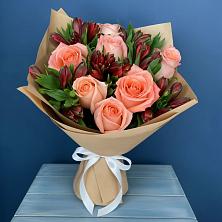 Букет цветов из:  Розы и Альстромерии в Магадане
