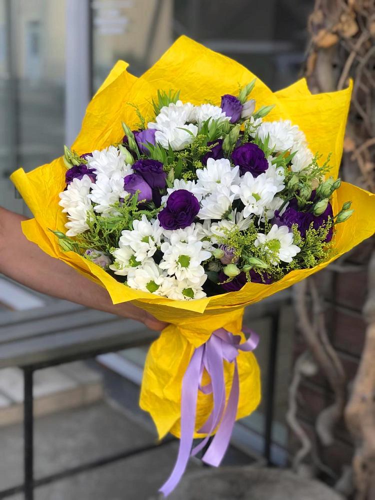 Букет цветов из: Ирисы, Хризантемы и Ромашки в Магадане