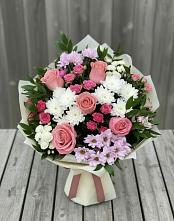 Букет цветов из:  Альстромерии, Гвоздики, Розы и Хризантемы в Магадане
