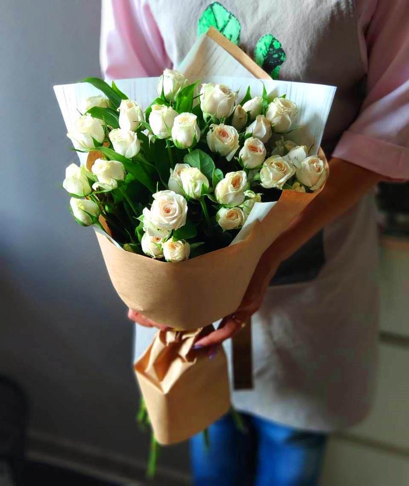 Букет цветов из: Розы в Магадане