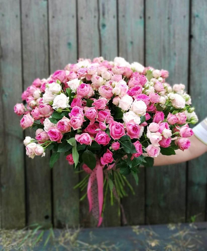 Букет Розовые кустовые розы Натали и Лав Лидия в Магадане