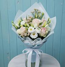 Букет цветов из:  Розы и Лизиантусы #REPLACE_PRED# Магадане