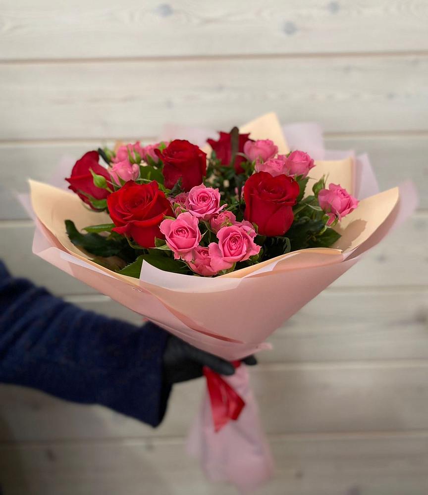 Букет цветов из: Розы в Магадане