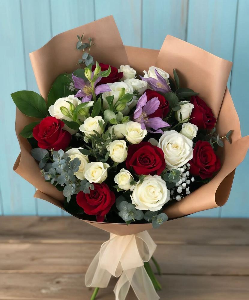 Букет цветов из: Розы и Альстромерии в Магадане