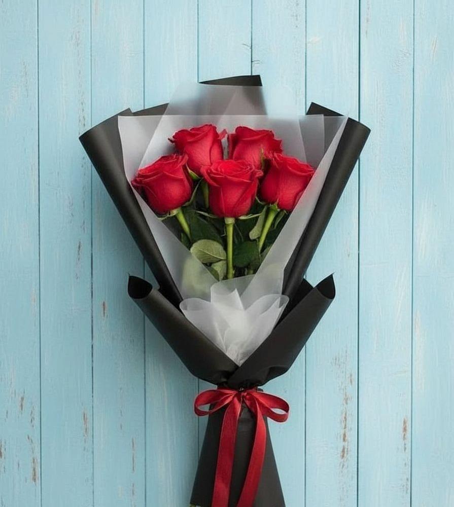 Букет цветов из: Розы в Магадане