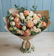 Букет цветов из:  Альстромерии и Розы #REPLACE_PRED# Магадане