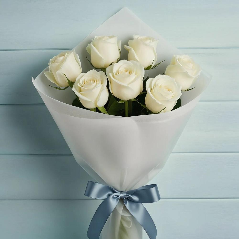 Букет 7 Белых роз Эдлесс Лав в Магадане