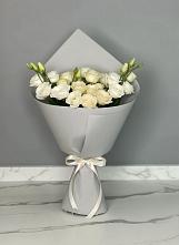 Букет цветов из:  Розы и Лизиантусы #REPLACE_PRED# Магадане